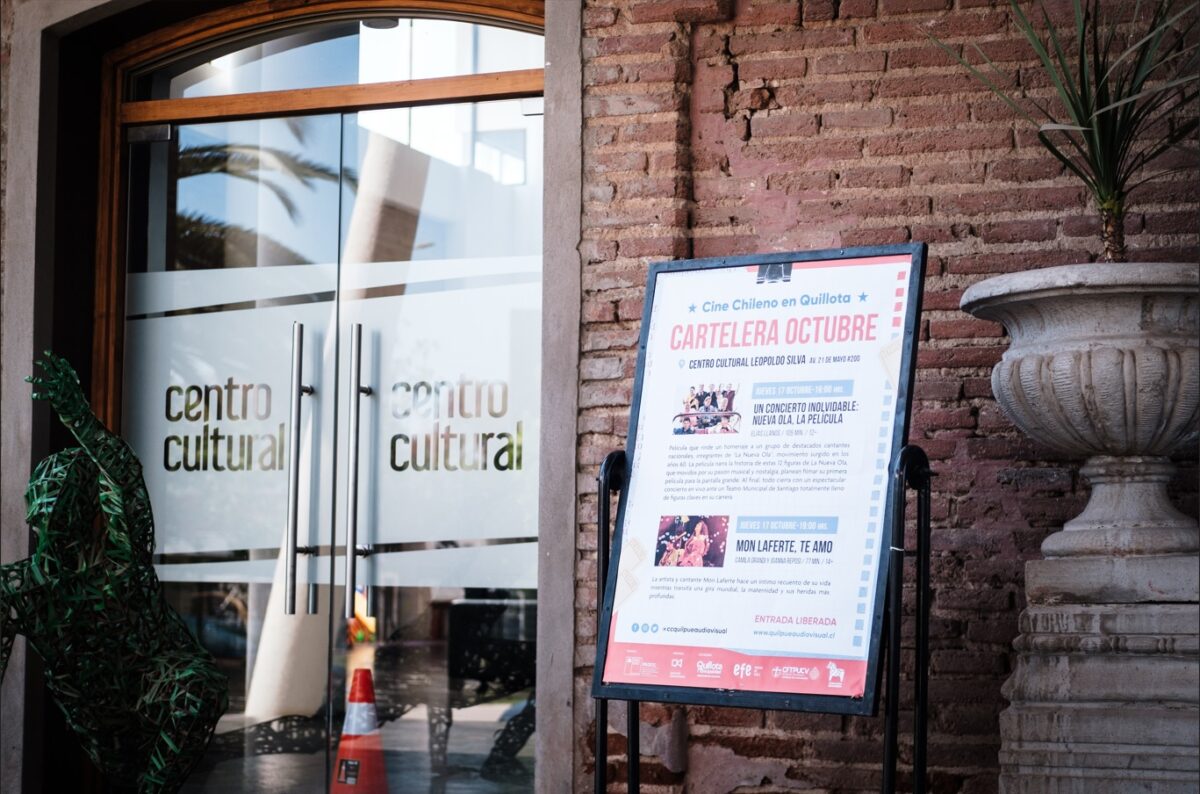 Foto cartelera cine Quillota. Autor Eduardo Vargas